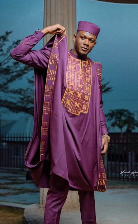 Purple Bazin, African Male Fashion, Men Agbada Styles, Mens Kaftan, Hassan 2, Fashion Purple, Nigerian Men Fashion, African Wear Styles For Men, African Attire For Men