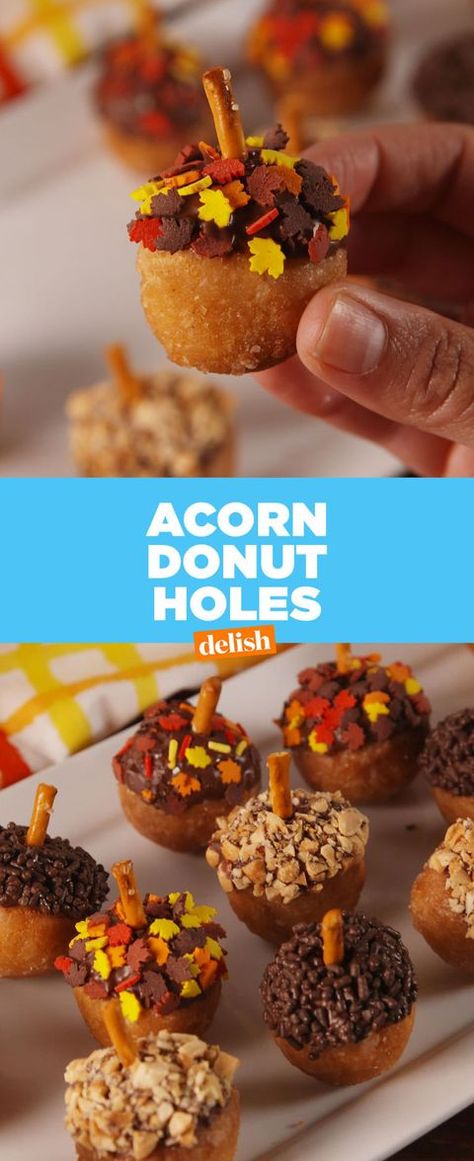 Making Acorn Donut Holes Video – Acorn Donut Holes Recipe How To Video Donut Hole Acorns Fall Treats, Donut Hole Acorns, Acorn Donut Holes, Thanksgiving Donuts Ideas, Fall Donuts, Donut Hole Recipe, Doughnut Holes, Fall Appetizers, Donut Decorations