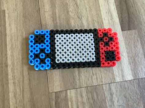 Switch Perler Bead, Nintendo Switch Perler Beads, Matching Perler Beads Ideas, Hama Bead Ideas, Mini Perler Beads Ideas, Melted Beads, Mini Hama Beads, Ironing Beads, Hama Mini