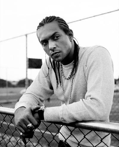 Sean Paul...For listening his songs  visit our Music Station http://music.stationdigital.com/  #seanpaul Reggae Artists, Roots Reggae, Europe Tour, Paul Ryan, Sean Paul, Music Recommendations, Lambada, Rap Artists, Reggae Music