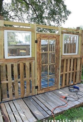 pallet garden shed potting old windows cans, diy, outdoor living, pallet, repurposing upcycling, roofing, woodworking projects Pallet Garden Shed, Diy Outdoor Living, Shed Inspiration, Pallet Building, Pallet Shed, Pallet House, Small Woodworking Projects, Pallet Outdoor, Pallet Garden