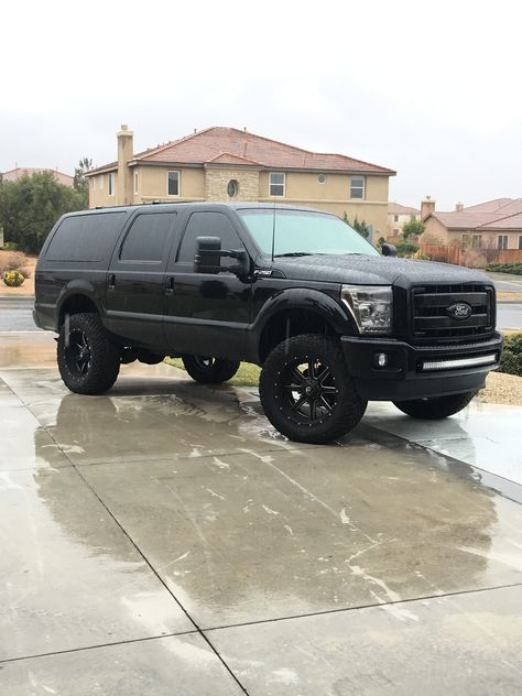 Ford excursion 2016 front clip Ford Excursion Mods, Excursion Conversion, Excursion Ford, Ford Excursion Diesel, Ford Obs, 2000 Ford Excursion, Truck Accessories Ford, Diesel Trucks Ford, Ford Diesel