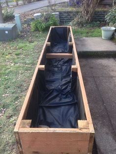 How To Build a Raised Planter Bed for under $50 For Your Next Garden Project DIY: Plantarea Legumelor, Raised Vegetable Gardens, Raised Garden Planters, Raised Planter Beds, Planter Beds, Building A Raised Garden, Diy Raised Garden, Raised Planter, Landscape Designs