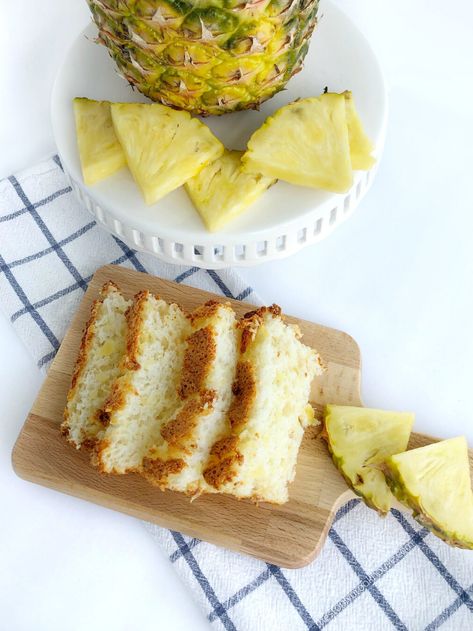 Sliced Pineapple Sponge Cake Sponge Cake Easy, Sliced Pineapple, Angel Food Cake Mix Recipes, Sponge Cake Recipes, Angel Food Cake, Cake Images, Angel Food, Easy Cake Recipes, Sponge Cake