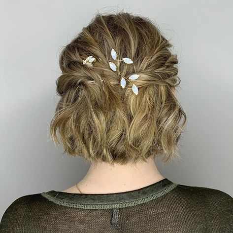 Chin Length Bridal Hair, Chin Length Prom Hairstyles, Short Hairstyles Wedding Bridesmaid, Chin Length Bridesmaid Hair, Formal Hairstyles For Chin Length Hair, Debs Hairstyles Short Hair, Short Hair Wedding Styles Bridesmaid Shoulder Length, Short Curly Wedding Hair, Bridal Hair Short Bob