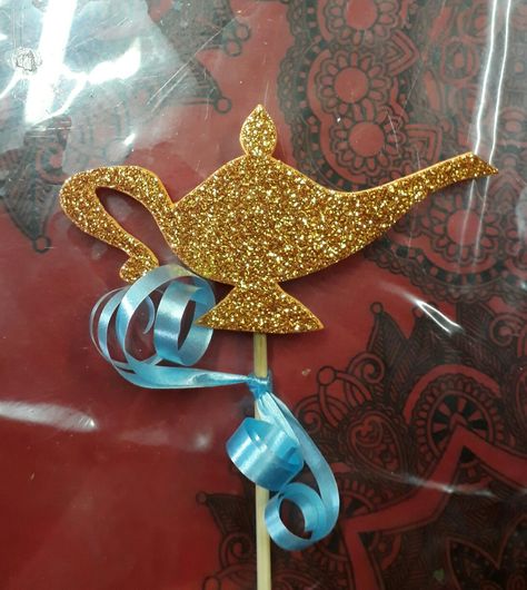 Pinche para gomitas de lámpara de Aladín Jasmine Aladin, Aladdin Art, Baby Boy Birthday Themes, Princess Jasmine Birthday Party, Christmas Tree Festival, Arabian Nights Party, Aladdin Party, Princess Jasmine Birthday, Jasmine Party