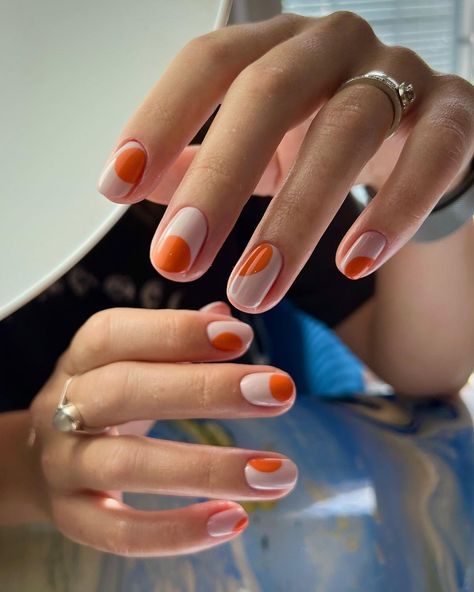 Autumn Nails 2023, Autumn Nail Designs, Olive Nails, Orange Nail Designs, Orange Nail, Minimal Nails Art, Autumn Nail, Autumn Ideas, Minimal Nails