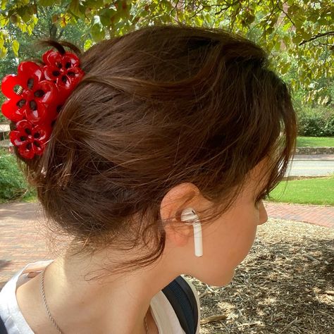 Red Claw Clip Hairstyles, Red Hair Claw Clip, Red Claw Clip, Red Hair With Bangs, Red Hair Clips, Red Hair Accessories, Competition Outfit, Clip Hairstyles, Senior Photoshoot