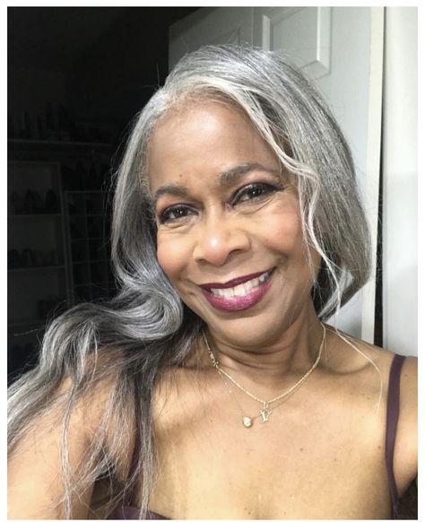 65 Years Old Women, Black Older Women, Graying Gracefully, Styles For Women Over 60, Semi Formal Hairstyles, Black Hair Styles, Silver Haired Beauties, Elegant Updos, Grey Hair Inspiration