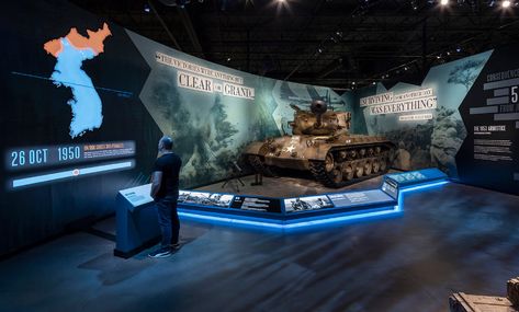 Roto design studio brings the battle theatre to a gallery space Interior Design Museum, Museum Exhibition Design Display, Army Museum, Museum Photography, Architectural Association, Museum Design, Museum Exhibition Design, Gallery Space, Nature Museum