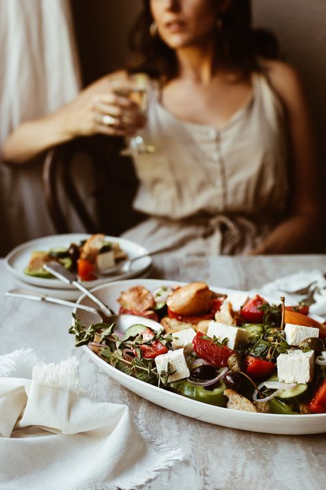 Food Photos Aesthetic, Restaurant Photography People, Aesthetic Proposal, Restaurant Content, Lunch Photography, Eating Photography, Greek Salad Recipe, Traditional Greek Salad, Greek Restaurant