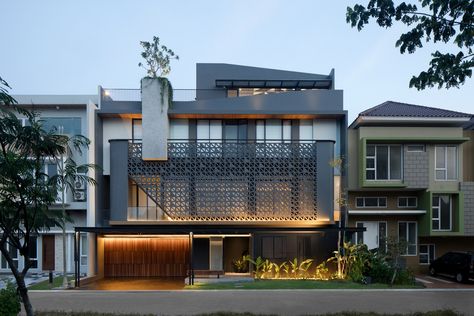 Residence Design With A Warm And Natural Ambiance | Axial Studio - The Architects Diary Facade Architecture Design, Best Modern House Design, Minimal House Design, Design Strategy, Facade Architecture, Tangerang, House Architecture Design, Facade Design, Exterior House