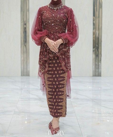 rekomendasi kebaya modern 2023, #kebayamodern #kebayawisuda #kebayalamaran #kebayakondangan Kebaya Modern Hijab, Model Dress Kebaya, Dress Brokat Modern, Dress Muslim Modern, Kebaya Lace, Batik Dress Modern, Model Kebaya Modern, Modern Kebaya, Kebaya Hijab