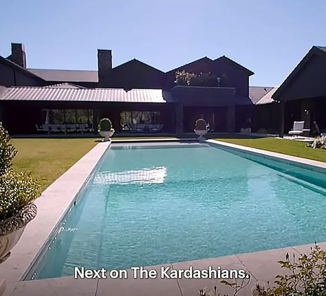 A KARDASHIANS sneak peek has has given fans a look at Kris Jenner’s massive backyard and stunning pool inside her new $20million mansion. Kris, 66, recently moved into LA’s Hidden Hills where she is neighbors with daughter Khloe, 37. The promo for next week’s episode, posted to the Hulu original’s Instagram account, shows the tranquil […] Massive Backyard, Kris Jenner House, Building Hacks, Huge Backyard, Ellen Degeneres And Portia, Bloxburg Building, Diving Boards, Jenner House, Kristen Bell Tattoos