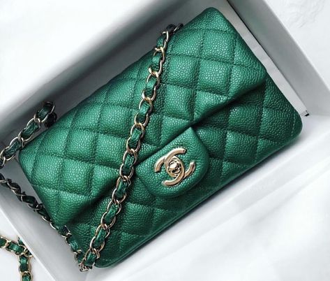 @that.collection on Instagram: “💔❤️SOLD OUT❤️💔 #chanel18S #chanelemeraldgreen” Green Bag Chanel, Emerald Green Handbag, Green Chanel Bag Outfit, Chanel Bag Green, Forest Green Accessories, Green Chanel Bag, Emerald Green Purse, Green Chanel, Chanel Bag Outfit