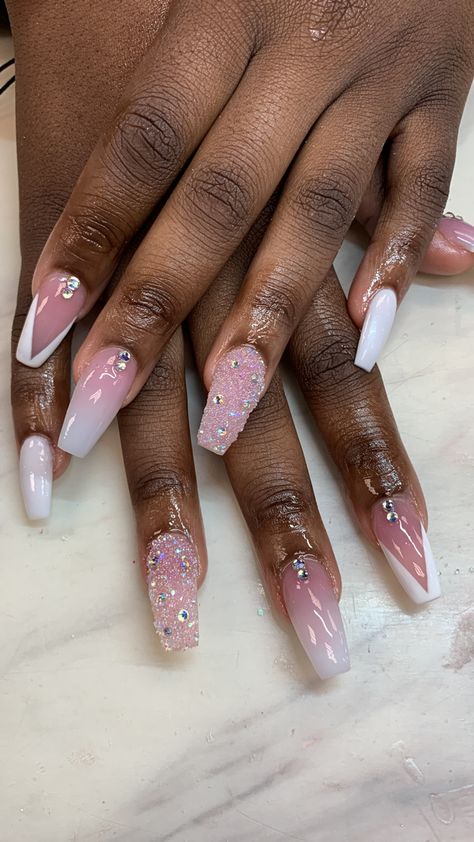 Design nail White Nails With Diamonds Rhinestones, Nude Nails With Diamonds, Nude Nail Designs, Cream Nails, Diamond Nails, Acrylic Powder, Rhinestone Nails, Nude Nails, White Nails