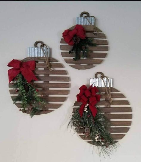 Pallet Ornaments Diy, Corrugated Christmas Decor, Pallet Wood Christmas Ornaments, Pallet Christmas Ornaments, Pallet Ornaments, Large Outdoor Christmas Decorations Diy, Wooden Christmas Balls, Large Ornaments, Paint Sticks