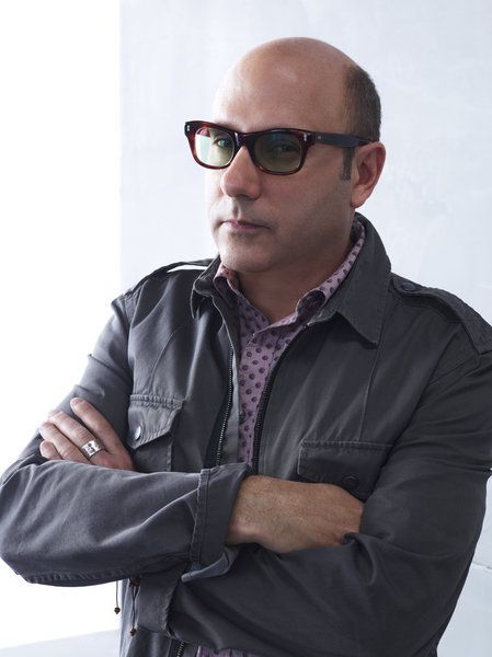 Mozzie cracks the code in the passports  (Chapter 31) Willie Garson, International Man Of Mystery, Neal Caffrey, Me Tv, Ncis, Best Tv, White Collar, Season 3, Square Sunglasses Men