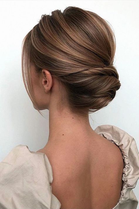 Find elegant wedding hair looks you’ll love. This selection highlights soft waves featuring sparkling accessories. Made for the modern bride. Classic Wedding Hair, Wedding Hair Up, Mother Of The Bride Hair, Romantic Updo, Romantic Wedding Hair, Bridal Hair Inspiration, Pnina Tornai, Bridal Hair Updo, Elegant Wedding Hair