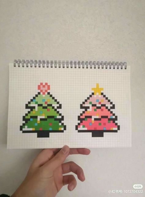 Pixel Drawing Christmas, Christmas Pixel Art Aesthetic, Pixel Art Flower, Pixel Art Noel, Cute Pixel Art, Pixie Art, Square Drawing, Graph Paper Drawings, Easy Pixel Art