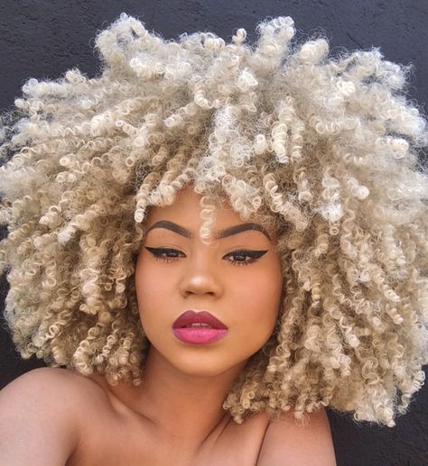 20 Beauties With Covetable Natural Afros - Essence Ebonee Davis, Teyonah Parris, Blonde Afro, Natural Hair Accessories, Afro Natural, Natural Afro Hairstyles, Natural Hair Twists, Pelo Afro, Dyed Natural Hair