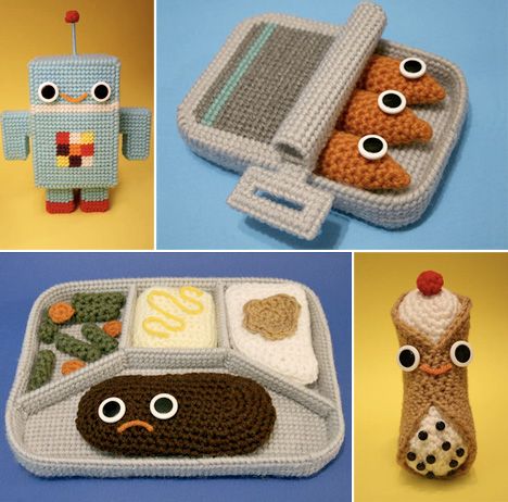 Loving the sad steak, the happy cannoli and the complete indifference of the sardines - spot on! Lunch Tray, Food Lunch, Knit Ideas, Knit Art, Food Patterns, Crochet Food, Knitted Wit, Play Food, Plastic Canvas Patterns