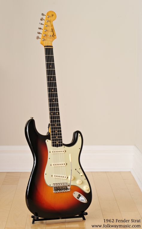 Fender Stratocaster Blue, Fender Stratocaster Red, Vintage Stratocaster, Sunburst Stratocaster, Electric Guitar Fender, Fender Stratocaster Sunburst, Fender Guitars Stratocaster, Famous Guitarists, Yngwie Malmsteen