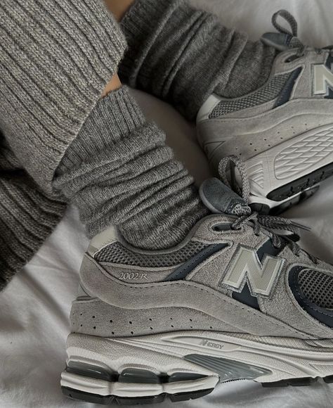 Shoe Aesthetic, New Balance Shoe, Grey New Balance, New Balance Outfit, Shoe Wishlist, Balance Sneakers, Aesthetic Shoes, Mode Ootd, New Balance Sneakers