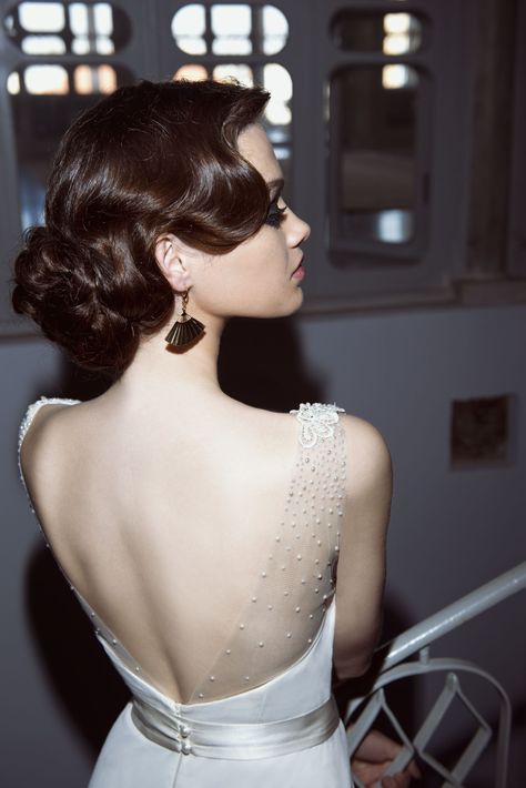 Flora Bridal, Vintage Updo, Elegant Bun, Vintage Waves, Twist Bun, Rock Dresses, Vintage Wedding Hair, Bridal Hair And Makeup, Wedding Hair And Makeup