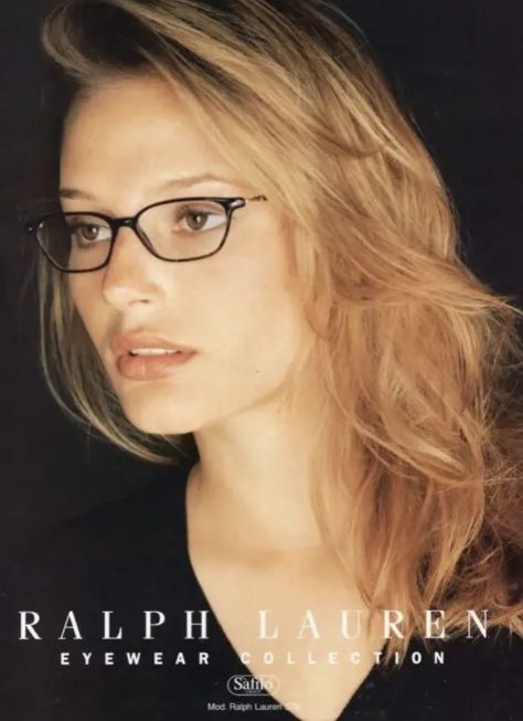 2000 Glasses Aesthetic, Glasses Aesthetic Square, 90s Glasses Aesthetic, 90s Eyeglasses, Secretary Glasses, Fashion Aesthetics Types, Secretary Aesthetic, Supermodel Lifestyle, 2024 Glasses