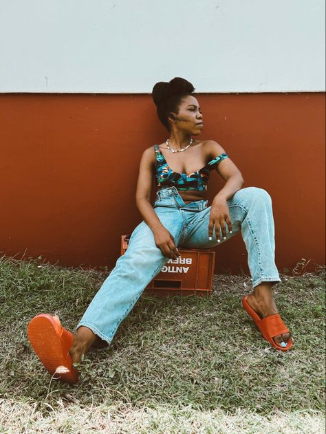 Sitting pose. Crate, natural hair . Outdoor photography. Antigua W.I . Backyard . Chilling #denim #denimpant #crate #backyard #sittingpose Pink Pisces, Tam Hat, Sitting Pose, Sitting Poses, Outdoor Photography, Denim Pant, Natural Hair, Muse, Portrait Photography