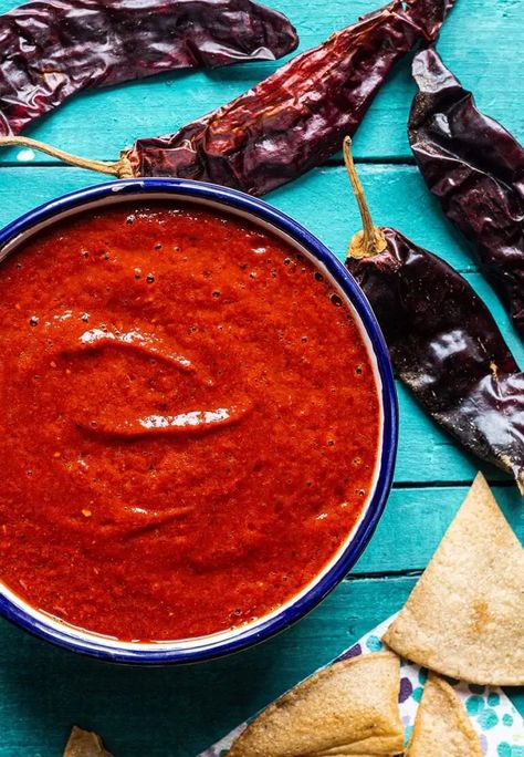 Guajillo Salsa, Recipes With Guajillo Chiles, Red Sauce Mexican, Chile Guajillo Salsa, Cholula Hot Sauce Recipe, Mexican Sauce Recipes, Guajillo Sauce, Cholula Hot Sauce, Chile Guajillo