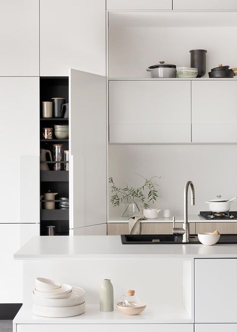 How to get maximum impact for a minimalist white kitchen White Minimal Kitchen, Minimalist White Kitchen, Modern Ikea Kitchens, White Contemporary Kitchen, White Ikea Kitchen, White Kitchen Cupboards, Modern Contemporary Kitchen, Contemporary Kitchen Cabinets, Kitchen And Laundry