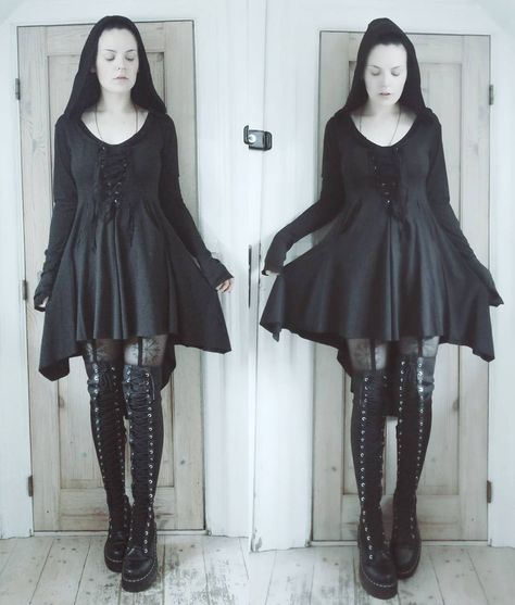 Mai Magi, Rainy Spring Day, Exam Season, Strega Fashion, Rainy Spring, Character Wardrobe, Casual Goth, Dark Mori, Witchy Goth