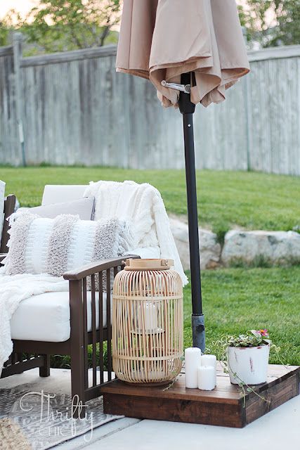 Diy Patio Umbrella, Farmhouse Patio Decor, Patio Umbrellas Diy, Boho Patio Decor, Patio Umbrella Table, Umbrella Diy, Best Patio Umbrella, Outdoor Umbrella Stand, Farmhouse Patio