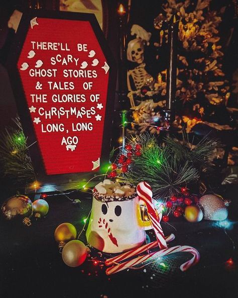 Spooky Christmas Quotes, Scary Ghost Stories, Merry Creepmas, Spooky Characters, Red Coffin, Spooky Christmas, Scary Ghost, Creepy Christmas, Christmas Is Over