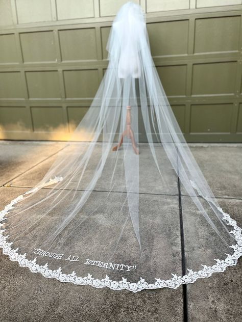 Veil With Words, Embroidered Wedding Veil, Hailey Bieber Wedding, Dramatic Veil, Lace Veils Bridal, Chapel Length Veil, Long Veil Wedding, Cathedral Length Veil, Wedding Veil Accessories