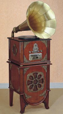 Victorian Trading Co. Gramophone Entertainment Center. Plays vinyl records, CD & radio. Radio Antigua, Art Deco Cabinet, Radio Vintage, Victorian Furniture, Old Radios, Shabby Chic Pink, Vintage Radio, Record Player, Victorian Era