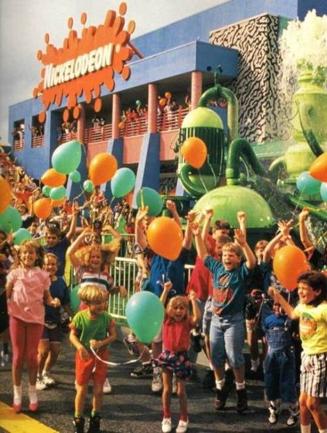 The grand opening of Nickelodeon Studios in 1990. Fruit Slime, 90s Cartoon Shows, Nickelodeon 90s, Nostalgia Aesthetic, Nostalgia Core, Retro Fridge, Retro Disney, Nickelodeon Cartoons, Vhs Movie