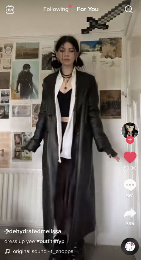 Leather Trench Coat Outfit, Mad Men Peggy, Alt Fits, Trench Coat Outfit, Long Leather Coat, Trench Coat Style, Coat Outfit, Fits Clothes, Leather Trench