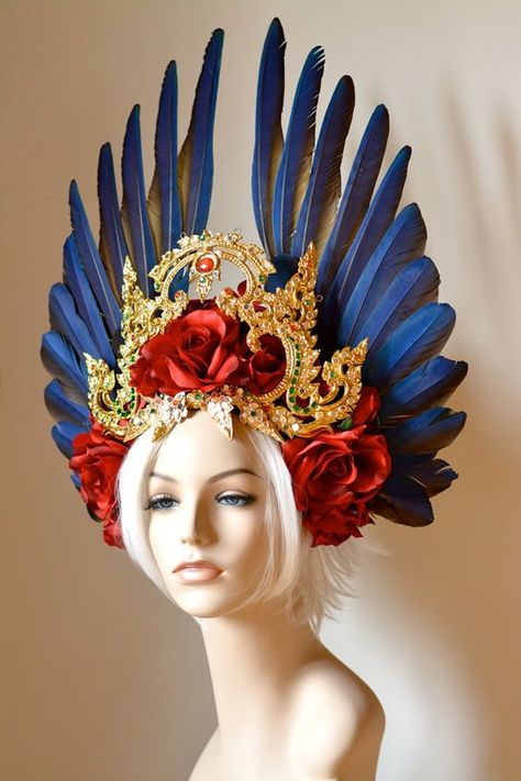 Fantasy Goddess, Fantasy Crown, Wing Feathers, Costume Venitien, Куклы American Girl, Blue Macaw, Headpiece Diy, Diy Crown, Goddess Costume