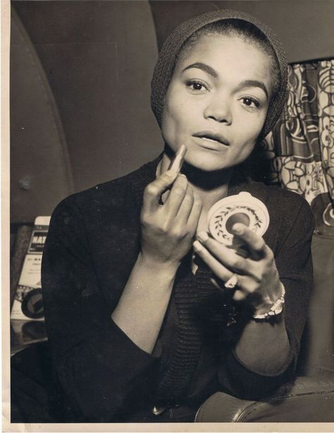 Eartha Kitt - Imgur Eartha Kitt, Oh My Goddess, Gene Kelly, Mae West, Vintage Black Glamour, Black Hollywood, Va Va Voom, Dita Von Teese, Famous Women