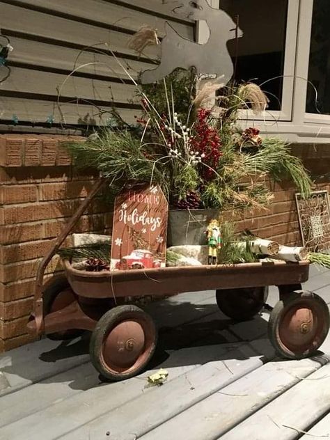 Radio Flyer Wagon Christmas Decor, Vintage Wagon Decor, Decorating A Wagon For Christmas, Red Wagon Christmas Decor Radio Flyer, Wagon Christmas Decor Porch Ideas, Christmas Wagon Ideas, Christmas Wagon Decor, Wagon Christmas Decor, Americana Porch