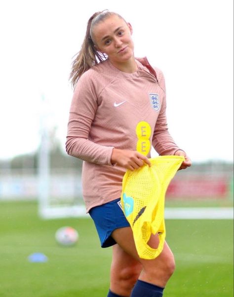 Georgia Stanway, Arsenal Ladies, England Players, Girls Soccer, Soccer Kits, Womens Football, Girl Crushes, These Girls, Teen Girls