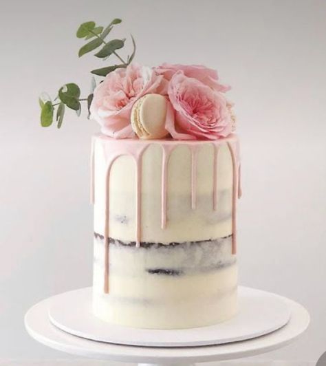 Caramel Mud Cake, Semi Naked Cake, Fresh Flower Cake, Modern Cakes, 40th Birthday Cakes, Birthday Cakes For Women, 50th Birthday Cake, Drip Cake, Cute Birthday Cakes