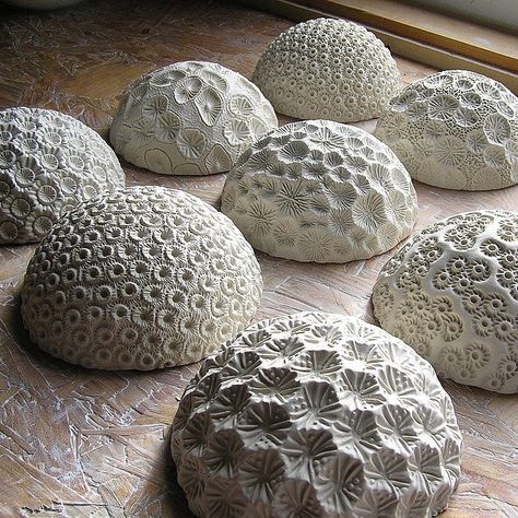 Coral inspired wall or table sculptures  #sculpture #wallart ... Ceramic Texture, Cerámica Ideas, Ceramic Inspiration, Clay Texture, Slab Pottery, Concrete Art, Pottery Classes, Ceramics Projects, Pottery Designs