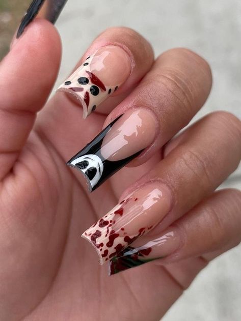 Halloween Duck Nails, Funky Halloween Nails, Spooky Manicure, Black Halloween Nails, No Tricks Just Treats, Holloween Nails, Halloween Acrylic, Halloween Acrylic Nails, Perfect Manicure