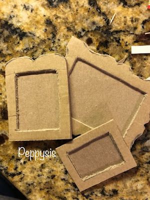 peppysis: Miniature Frames and Paintings Tutorial Diy Miniature Picture Frame, Dollhouse Picture Frames Diy, Mini Frames Diy, Doll House Picture Frame Diy, Miniature Picture Frames Diy, Miniature Frames Diy, Mini Christmas Houses Diy, Dollhouse Miniature Tutorials Diy, Mini Frames Ideas