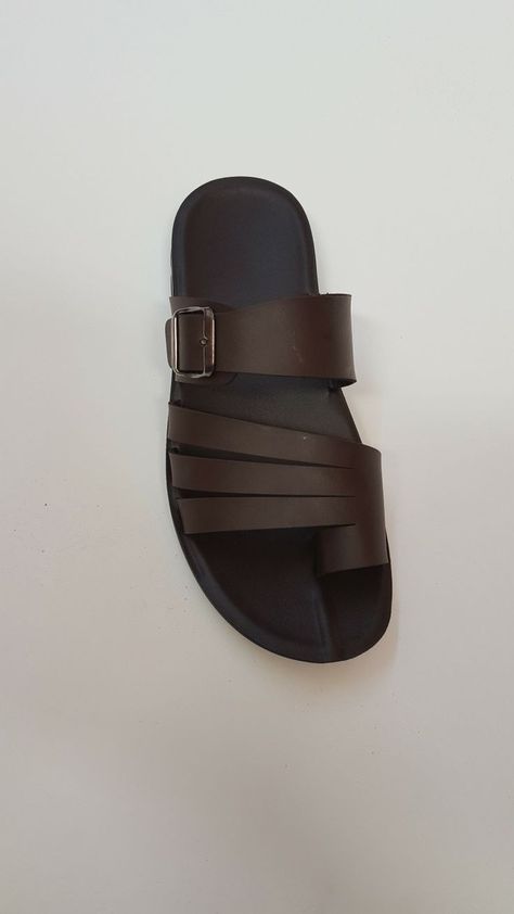 Chappals Men, Mens Leather Sandals Handmade, Best Sandals For Men, Sandal Kulit, Leather School Shoes, Beaded Flip Flops, Mens Sandals Fashion, Fancy Sandals, Leather Slippers For Men