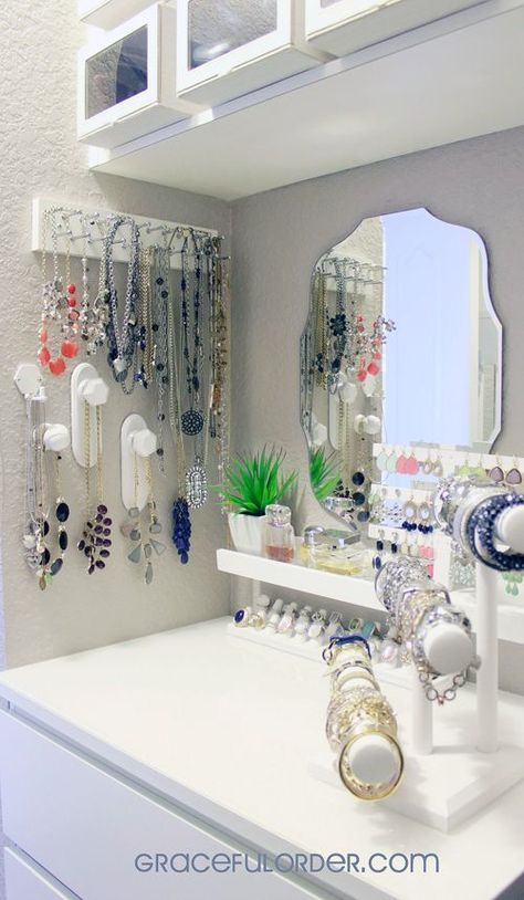 Must see these Bedroom Closet Organization Ideas because an organized bedroom closet can make you more time efficient and quick, as you can easily find the things you need most to start your day in no time. Dream Closets, Master Closet, Closet Bedroom, Beauty Room, Closet Organization, New Room, 인테리어 디자인, My Dream Home, Design Interior